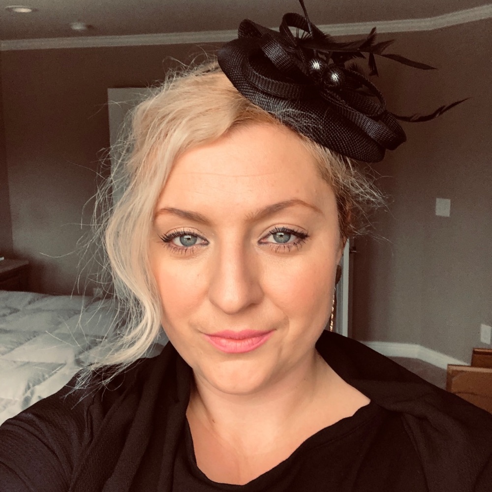 Meet your Posher, Ema